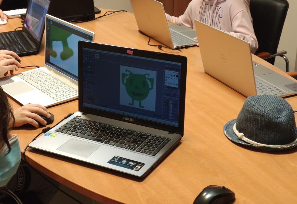 Foldit Science Game – programming with blocks (puzzle covid-19) and in code in the field of biology and GIMP computer graphics classes
